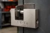Lakat 90mm oldalcsapos, rézöntvény-acél, időjárásálló, 3 kulccsal, NEO TOOLS