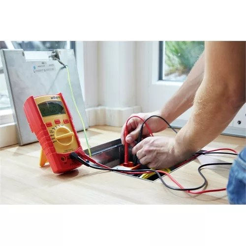 Wiha Digitális multiméter 600V-ig AC, CAT IV 2x AAA elemmel (45218)