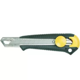 PVC KÉS STANLEY 010418 18 MM TEKERÕS